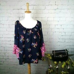 Rocks & Indigo Boho Bell Sleve top In Navy Size Medium